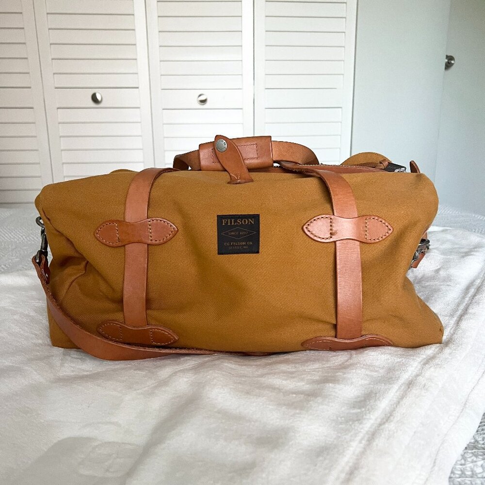 Filson Small Rugged Twill Duffle Bag — Chessie Tan